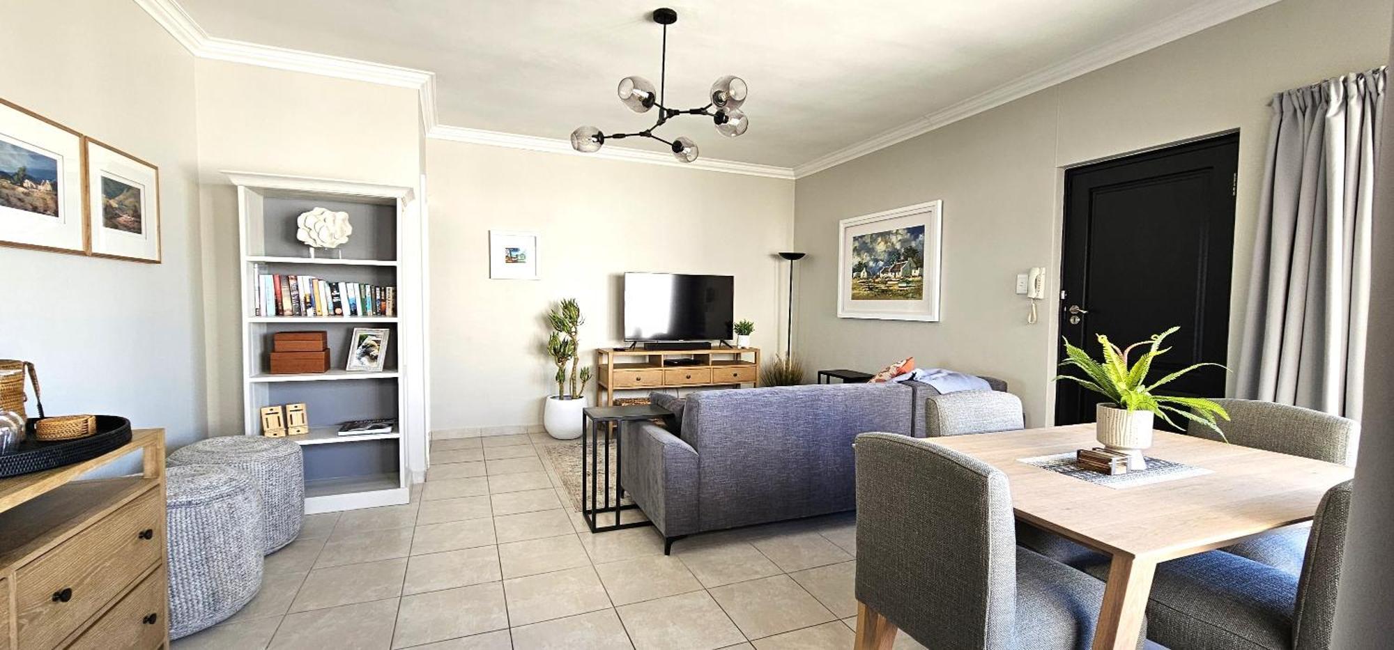Spacious 2 Bedroom - Harbour Views