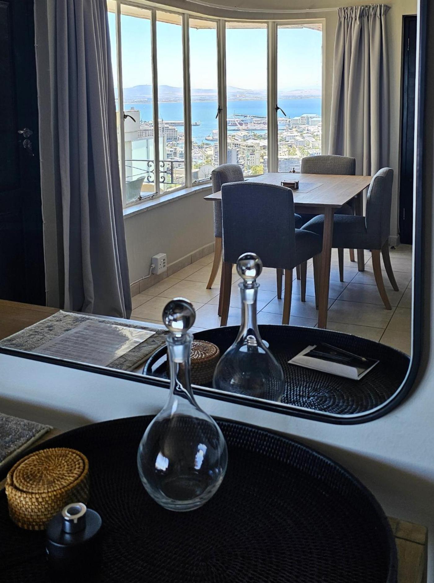 Apartment Spacious 2 Bedroom - Harbour Views *