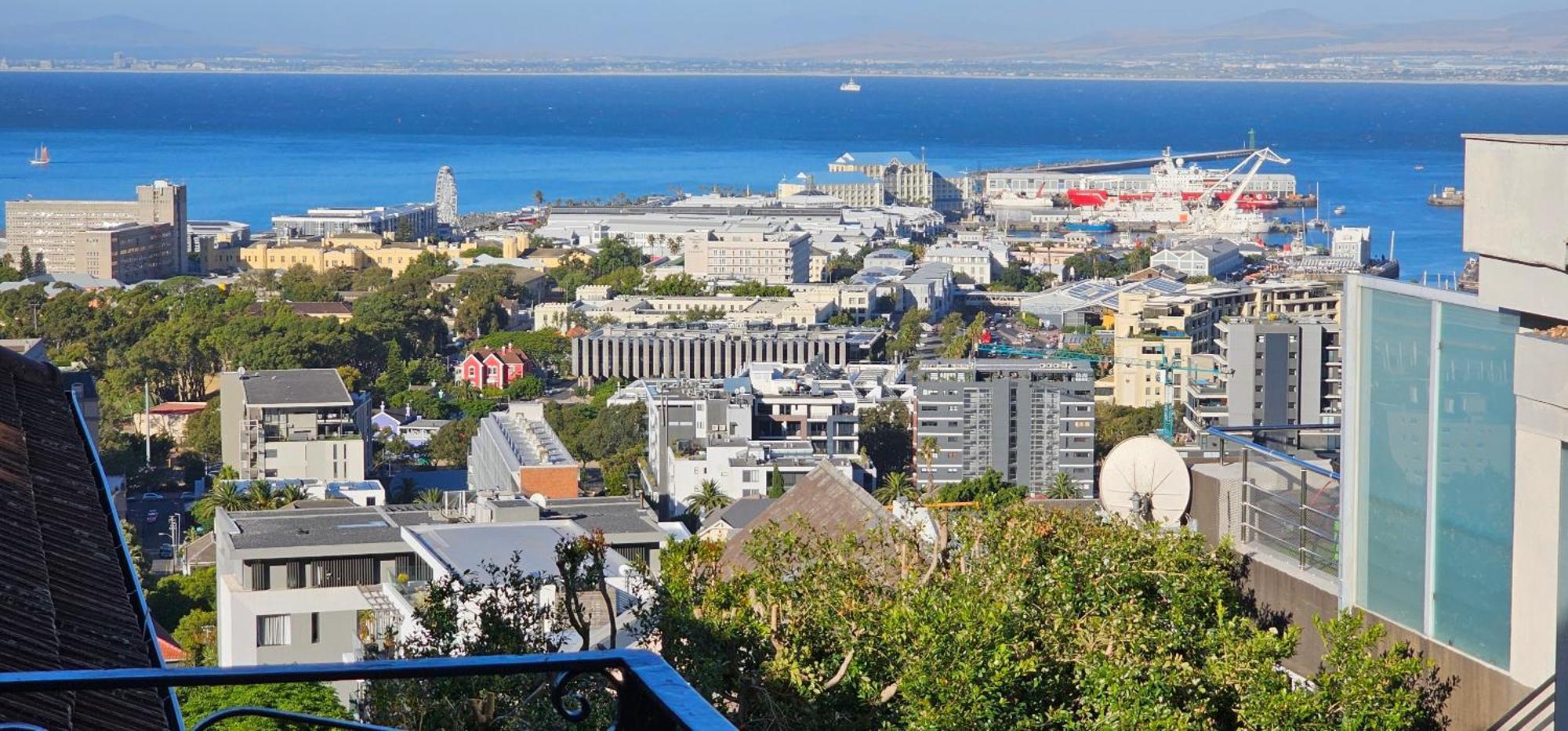 Spacious 2 Bedroom - Harbour Views Apartment Cape Town