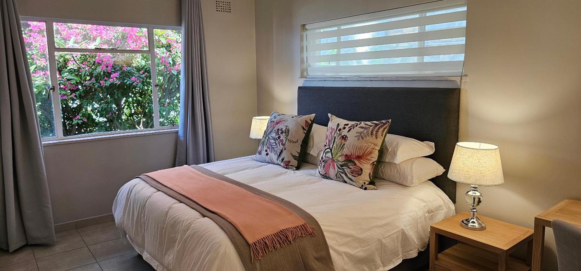 Spacious 2 Bedroom - Harbour Views Cape Town